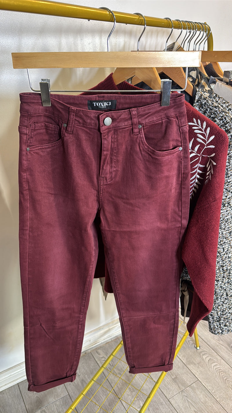 Toxik Highwaisted Boyfriend Burgundy Cropped Jeans